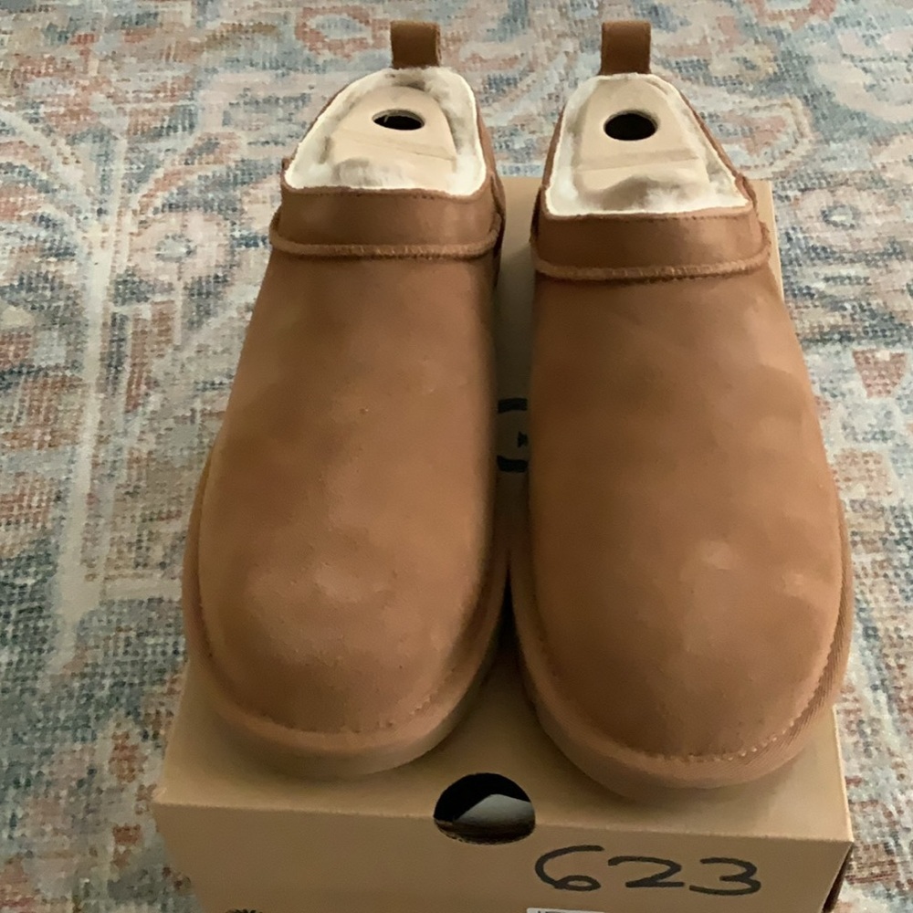 UGG Micro Classsic  Chestnut Women's  Size 8 New